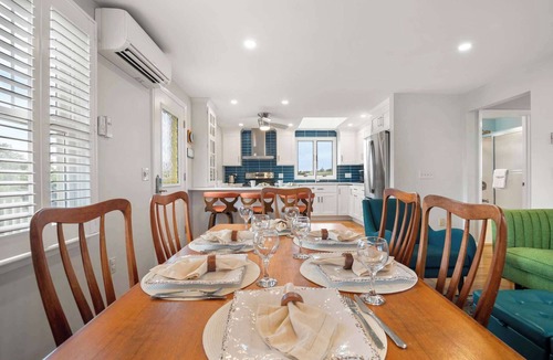 North Truro House | Walk to Water, Dazzling Sunsets on the Bay!