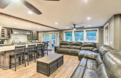 Ashland House | Waterfront Ashland Home about 2 Mi to Downtown!