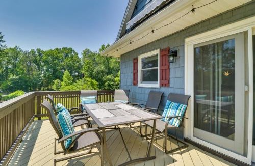 Louisa House | Waterfront Home on Lake Anna Autumn Escape!