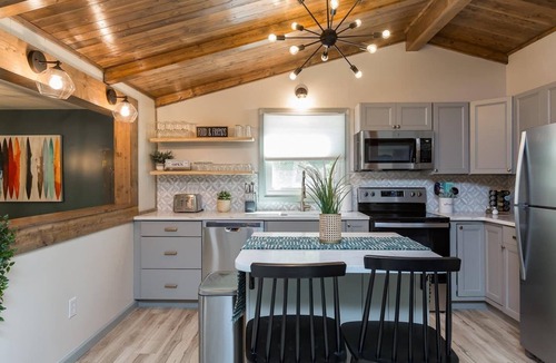 Elkton House | Waterfront Home With Pool, Outdoor Covered Bar Space, Hot Tub, Propane grill and Fire Pit, Starlink