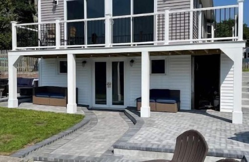 Wrentham House | Waterfront Lake house near Gillette Stadium and central to Boston and Providence