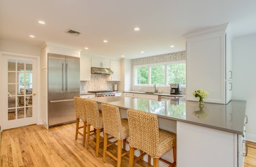 Southold House | Waterfront, private beach, ready for adventure, light & bright!