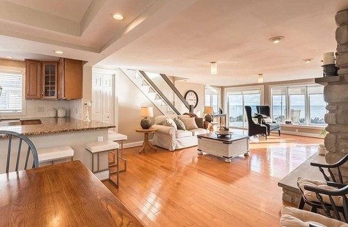 North Greece House | Waterfront Retreat | Lake Ontario Views | Deck