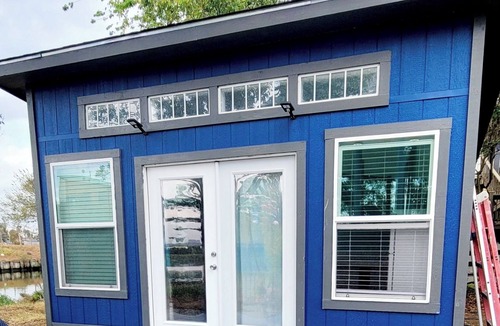 Baytown Apartment | Waterfront studio in amazing bay view with AC, WiFi