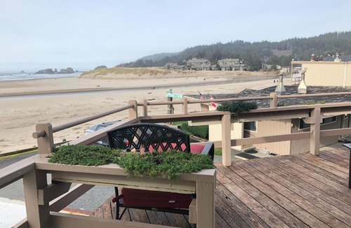 Cannon Beach Hotel | Webb's Scenic Surf