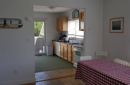 Kismet House | Weekends, midweeks and full weeks available! Steps to Beach, town and ferries!