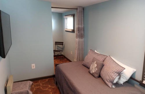 Sutton Bed & Breakfast | Welcome to the historic Elk River Hotel & Cafe! Located riverfront on the beautiful Elk River, and just 2 miles from I-79, you are moments away from all that the Sutton area has to offer. Guest in town to enjoy the gorgeous outdoor scenery and recrea
