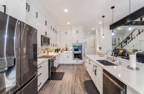 Lakeside Villa | Welcome to THE Ultimate Lakefront Villa!