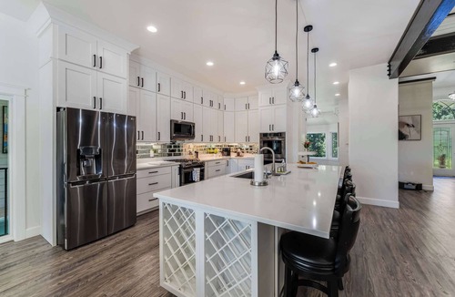 Lakeside Villa | Welcome to THE Ultimate Lakefront Villa!