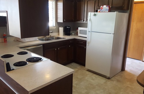 Yakima House | West Yakima - Clean - Safe - Netflix - 810 - ONWU-LLC