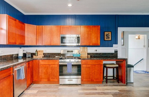 Hilo House | Whaler`s Inn -Nautical Magical