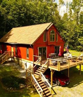 Chester House | WhiSki Cabin *12-acres with mountain views!*