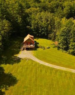 Chester House | WhiSki Cabin *12-acres with mountain views!*
