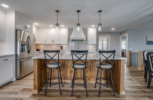 Town of Jerusalem House | Whispering Vines: rural home set in a vineyard