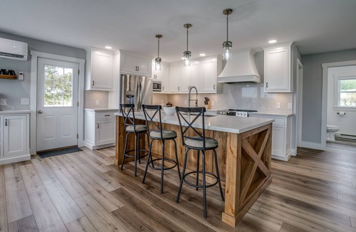 Town of Jerusalem House | Whispering Vines: rural home set in a vineyard