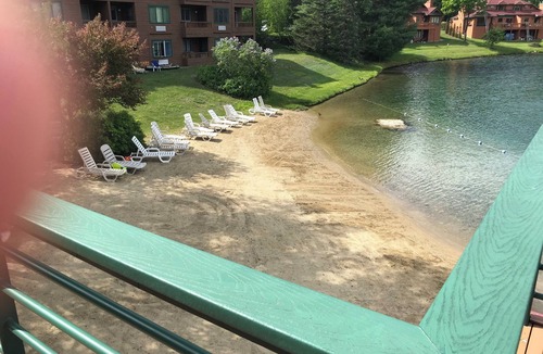 North Woodstock Condo | White Mountain and Lake/River Getaway