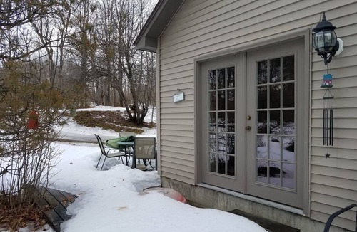 Bethlehem Cottage | White Mountain Retreat - Family/Pet Friendly- Year Round : Ski areas Close by!