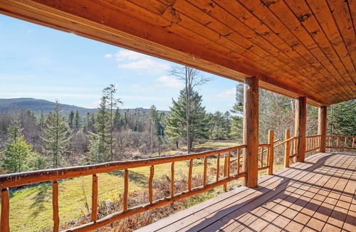 Dalton Cabin | White Mountains Log Cabin with Amazing Views