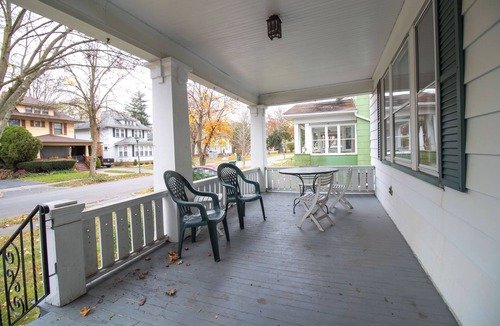 Rochester House | Whole House 5 min from Airport 5-Beds sleep 10