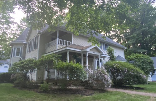 Saratoga Springs House | Whole meet discount ! Spacious townhouse in lake community. Near Track, SPAC !