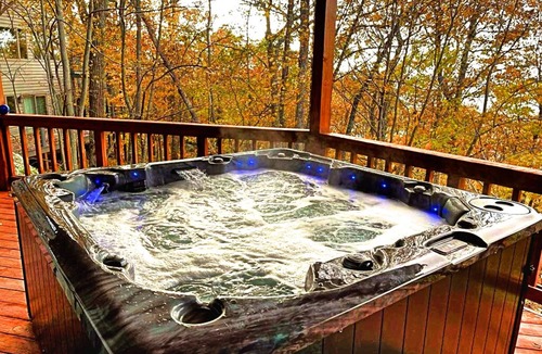 Lyndhurst House | WILDBRIAR LODGE 6BR/6BA MASTER SUITES HOT TUB GAME ROOM MOUNTAIN VIEWS