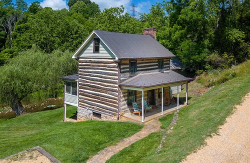 Lexington Cabin | Willow Haven Cabin · Creekside Cabin with Full Amenities