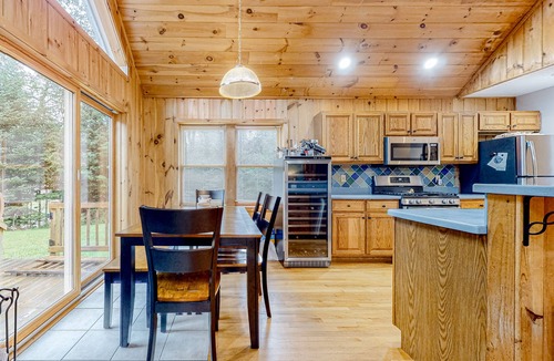 Stratton and Bromley Ski Areas House | Winhall Woodland House | Winhall Home w/large deck - near Stratton & Bromley
