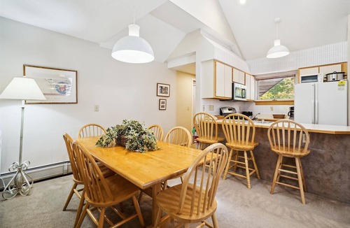 Killington Condo | Woods V17: 2-Bed + Loft with Fireplace and sports center