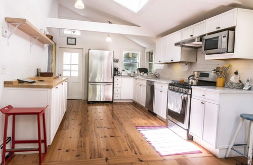 Lake Hill House | Woodstock - Private 8-Room House Secluded, Private Stream with AC