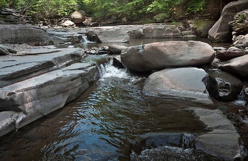 Lake Hill House | Woodstock - Private 8-Room House Secluded, Private Stream with AC