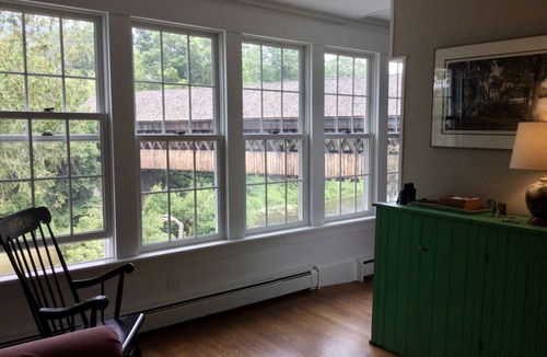 Woodstock House | Woodstock Village Green Location, Walk Everywhere, River Patio, Covered Bridge