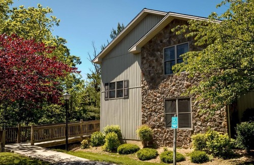 McGaheysville Condo | Woodstone at Massanutten 2br suite, Sunday check-in