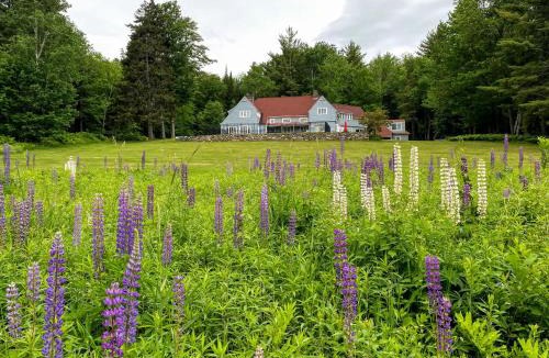 Franconia House | WOW New Spectacular Franconia Home - history - views - fire pit - hot tub - pool - grandeur - MUST SEE