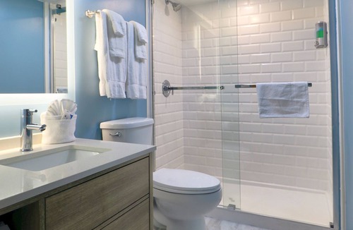 North Conway Hotel | Yankee Clipper Inn, SureStay Collection by Best Western