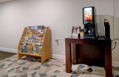 North Conway Hotel | Yankee Clipper Inn, SureStay Collection by Best Western