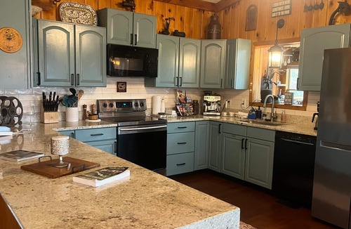 Mathias Cabin | You Can't Beat the Mountain Views from Sunset Ridge -Privacy and Seclusion!