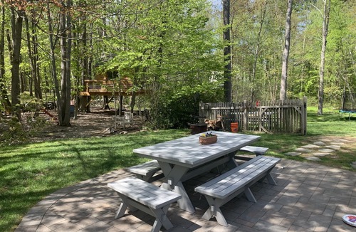 Hampton House | You may just want to move in! #amazingTreeHouse