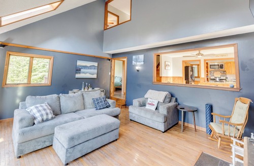 Gilman House | Your 5-BR White Mountain Retreat