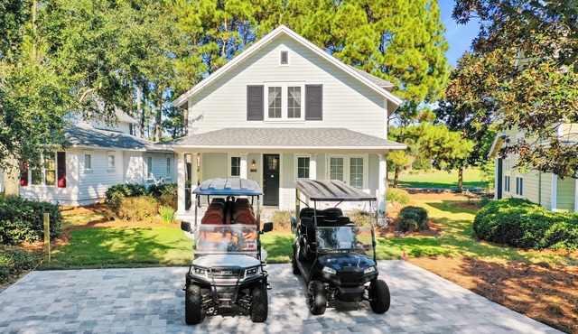 ATTENTION! NEW RENOVATIONS! Golf Course View~includes a 6 Seat GOLF Cart