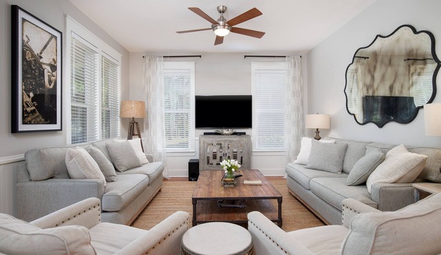 Charming Beach Cottage, 2 Golf Carts! Beautiful Views, Pool, Hot Tub, Fitness