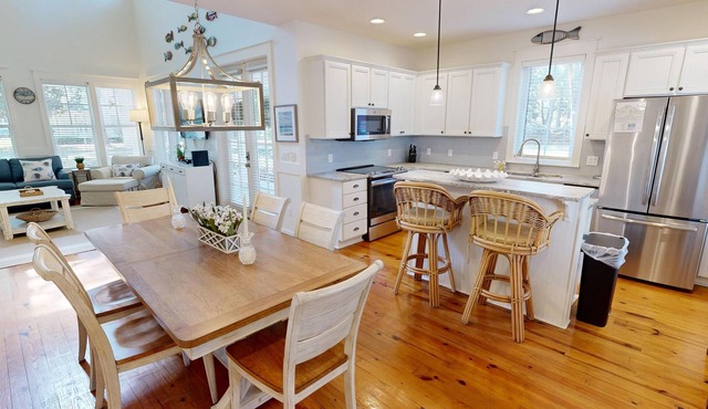 Cindie's Song: Pet Friendly Home w/Golf Cart and Community Pool in Ravens Run