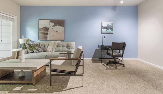 Landing | Chic 1BD, Pool, Gym