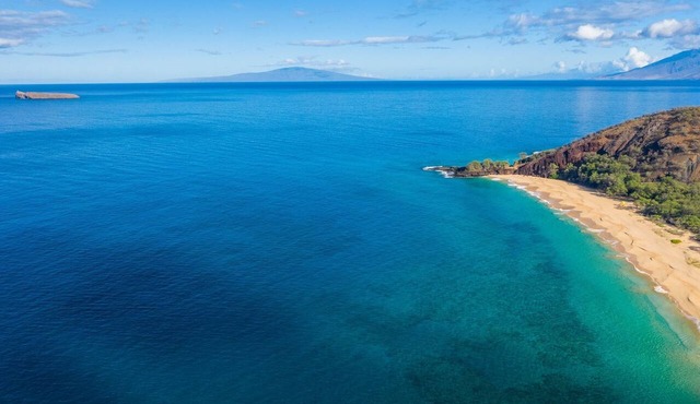 NEW AND MODERN PANORAMIC OCEANVIEW 4 BEDROOM VILLA WITH HEATED PLUNGE POOL AND LUX INTERIOR