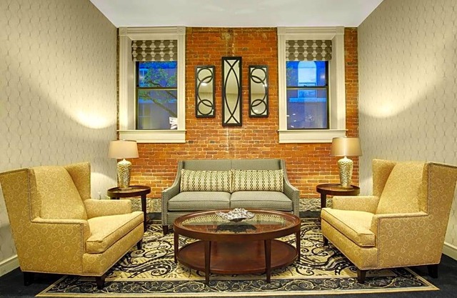 2-Star Hotel ∙ Fairfield Inn & Suites by Marriott Keene Downtown