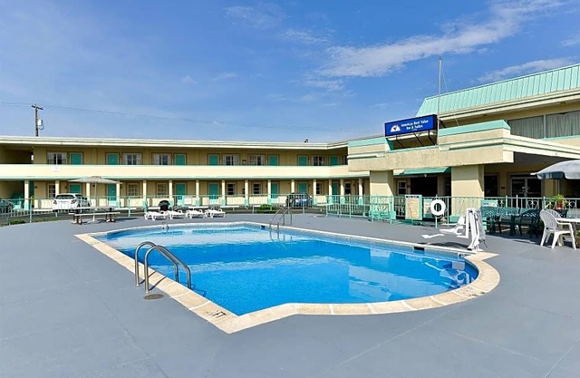 Americas Best Value Inn & Suites South Boston