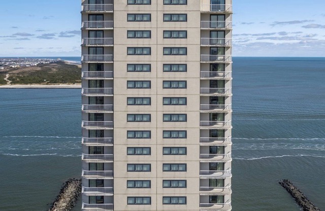 Beautiful studio unit at resort, sleeps 4