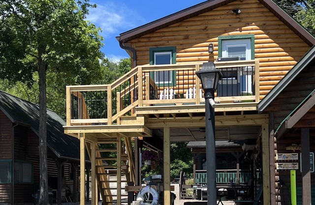 Cabin 5 - Three Pines Lodging & Marina - Waterfront Nightly Rental