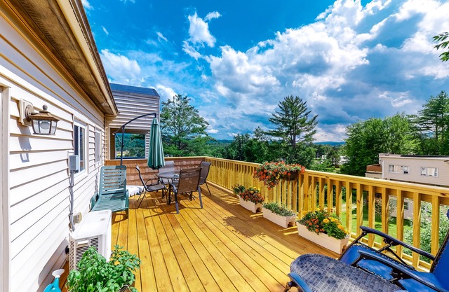 Centrally located condo w/2 decks & shared pool/hot tub - walk to everything