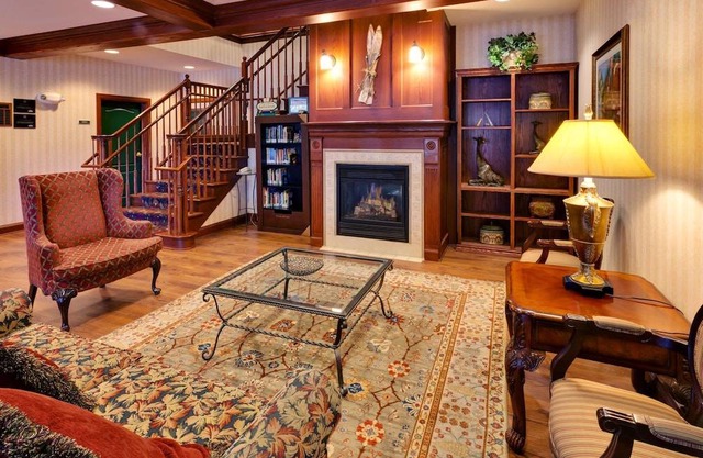 Country Inn & Suites by Radisson, Lake George (Queensbury), NY