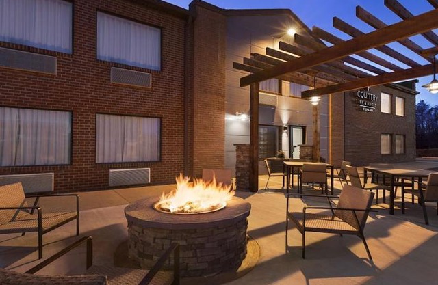 Country Inn & Suites by Radisson Dahlgren VA